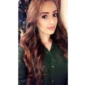 Meet your Posher, Demi